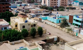 【视频】苏丹中部地区战火激烈 冲突双方和谈前景尚难预料