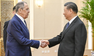 习近平会见俄外长拉夫罗夫 指中俄要相互支持为上合组织注入新动能