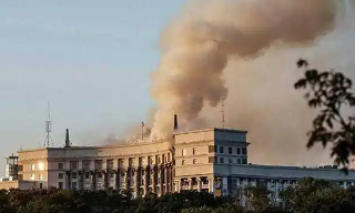 【视频】俄军再袭基辅包括政府大楼 特朗普扬言准备对俄实施第二阶段制裁