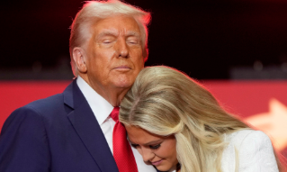 【视频】柯克悼念仪式举行 特朗普：柯克为美国自由殉道者