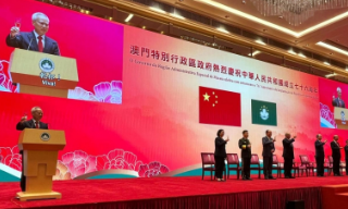 岑浩辉：经济社会发展稳中有进 国...