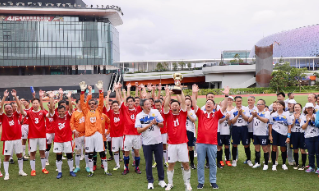 【视频】香港立法会与政府足球队友谊赛 李家超称赛事特别有意义