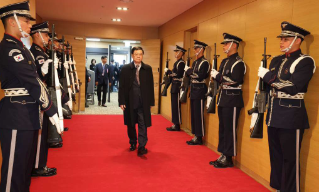 APEC 2025｜李家超抵韩国 周六将出席领导人非正式会议